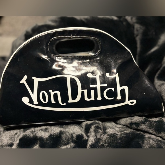 Von Dutch Black Vintage Bag with Stylish Branding - Picture 4 of 5